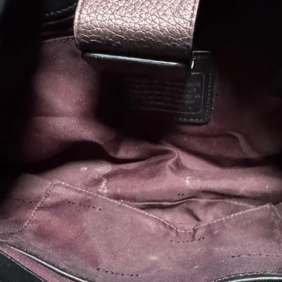 Coach Stanton Carryall 26 in metallic pebbled leather. - Picture 9 of 15